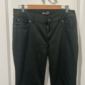 Wrangler Retro, Mae Mid-Rise Flare Jeans in Black, Size 13x34. Perfect Condition
